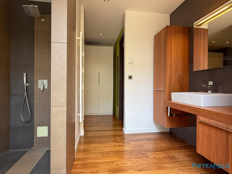 Appartement - 171 m² - 5 pièces