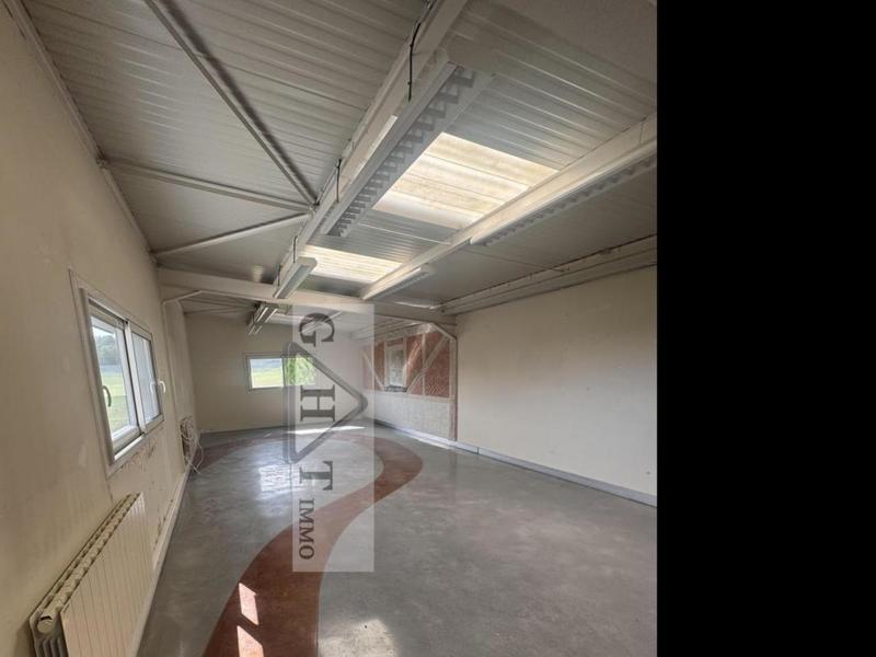 Entrepôt - 1 100 m²