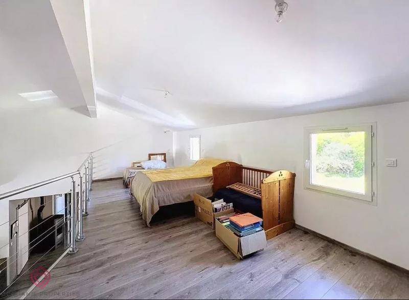 Villa - 184 m² - 6 pièces