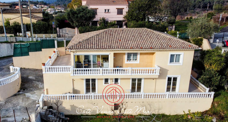 Maison - 167 m² - 7 pièces