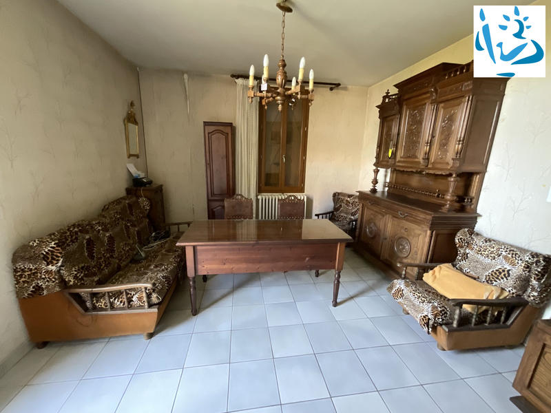 Maison - 205 m² - 9 pièces