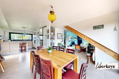 Appartement - 97 m² - 4 pièces