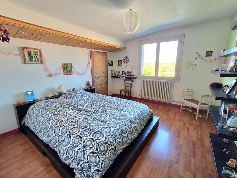 Maison - 280 m² - 9 pièces