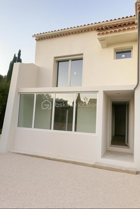 Maison - 99 m² - 4 pièces