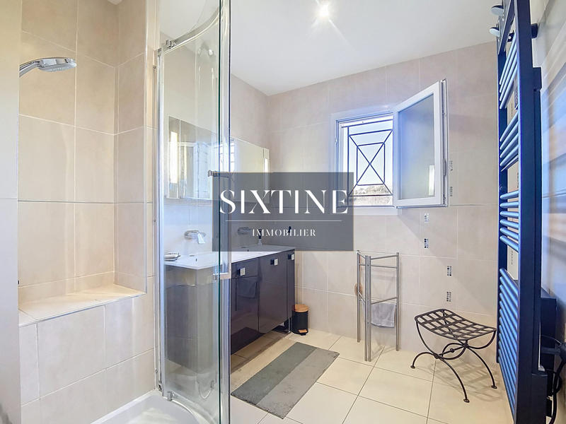 Villa - 149 m² - 8 pièces