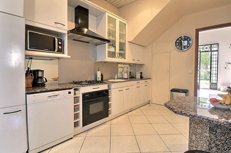 Maison - 200 m² - 8 pièces