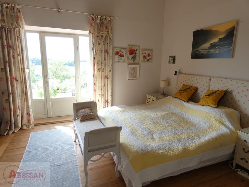 Propriété - 320 m² - 15 pièces