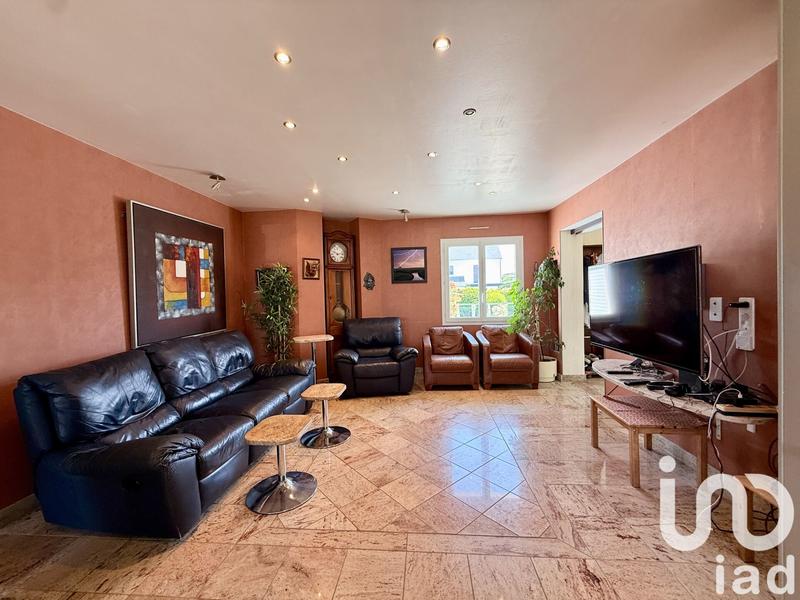 Maison - 210 m² - 8 pièces