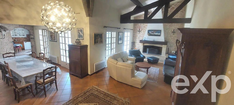 Villa - 205 m² - 10 pièces