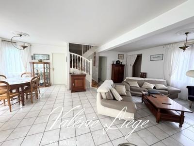 Maison - 157 m² - 7 pièces