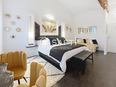 Maison - 596 m² - 11 pièces