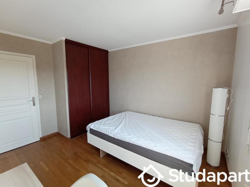 Chambre - 12 m² - 1 pièce