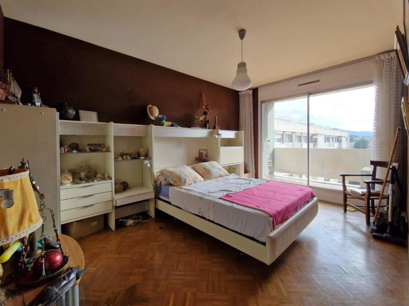 Appartement - 96 m² - 4 pièces