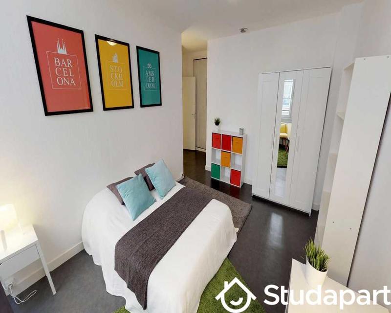 Chambre - 90 m² - 1 pièce