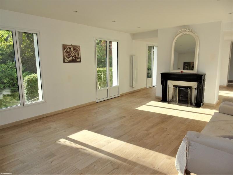 Maison - 240 m² - 9 pièces