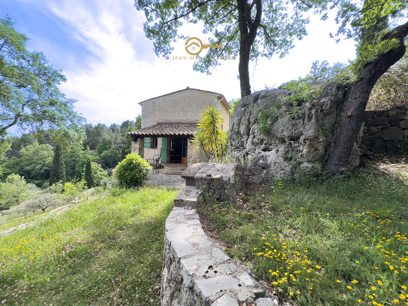 Propriété - 200 m² - 8 pièces