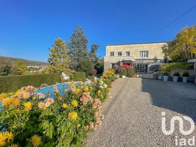 Maison - 270 m² - 8 pièces