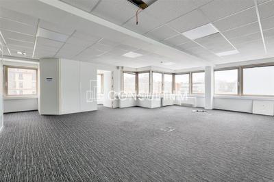 Bureau - 874 m²