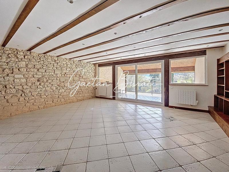 Maison - 223 m² - 9 pièces