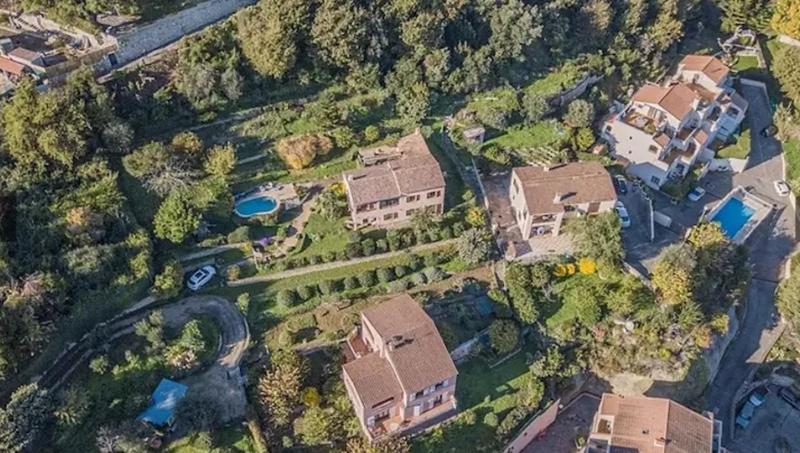 Propriété - 450 m² - 12 pièces