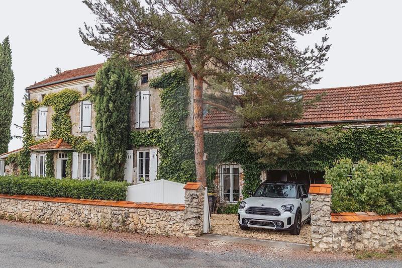 Demeure - 153 m² - 5 pièces