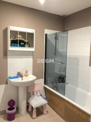 Maison - 240 m² - 12 pièces