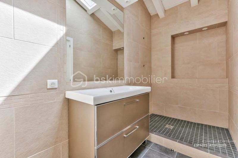 Bureau - 246 m² - 7 pièces