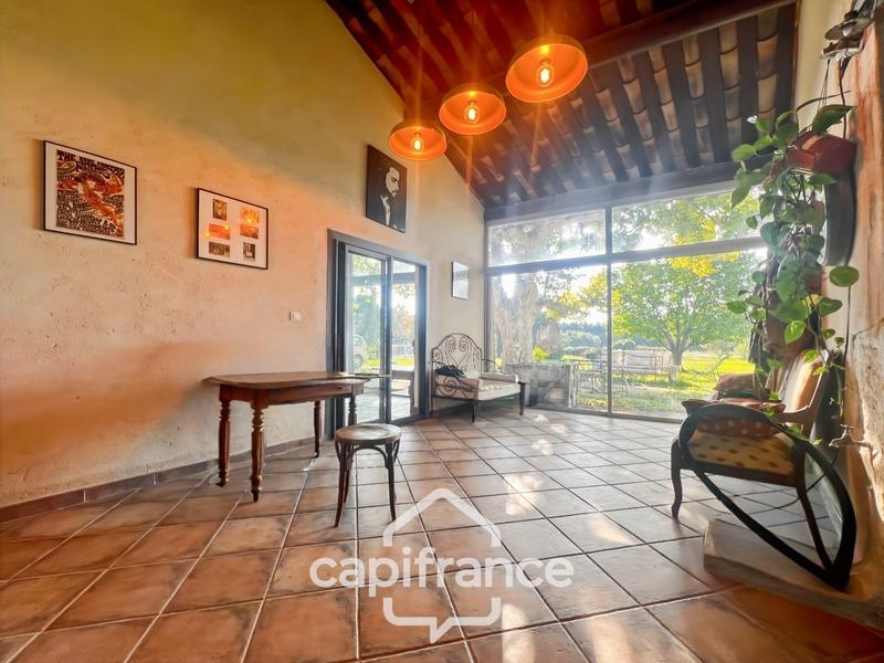 Maison en pierre - 254 m² - 7 pièces