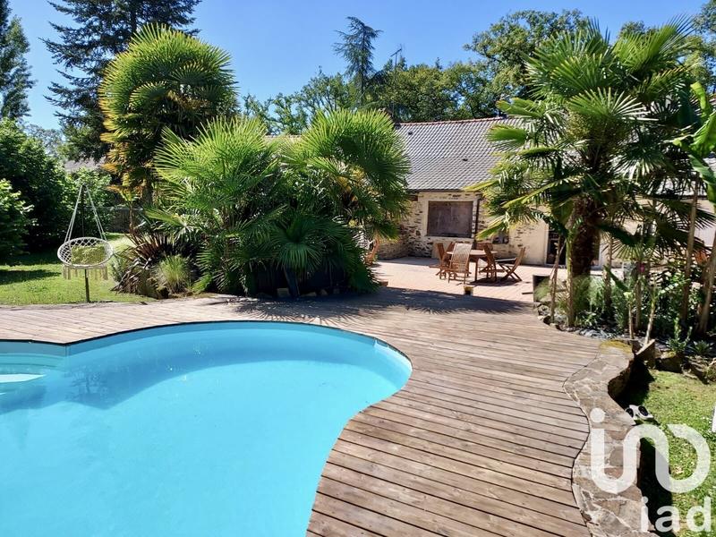 Maison - 235 m² - 6 pièces