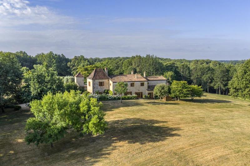 Maison - 320 m² - 8 pièces