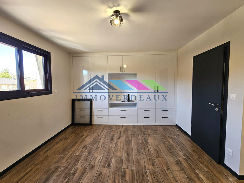 Maison - 210 m² - 6 pièces