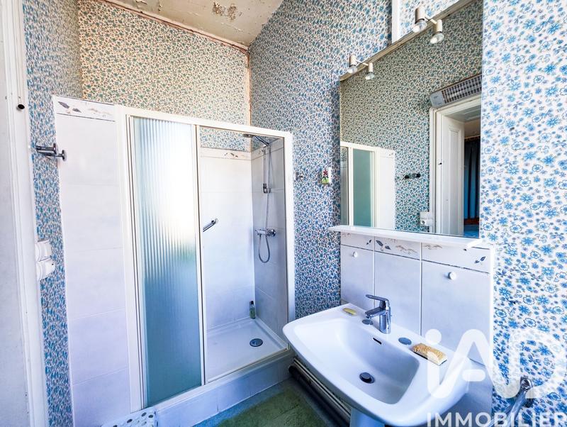 Maison - 256 m² - 9 pièces