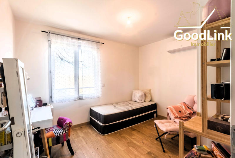 Maison traditionnelle - 95 m² - 6 pièces