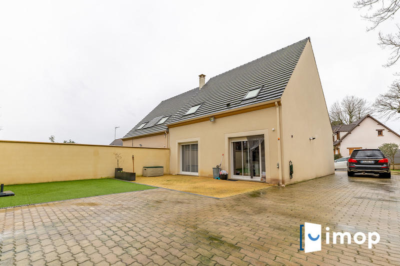 Maison - 96 m² - 4 pièces