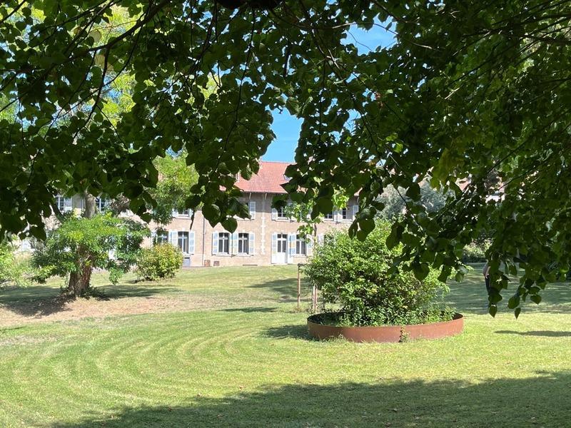 Maison de maîtres - 600 m² - 16 pièces