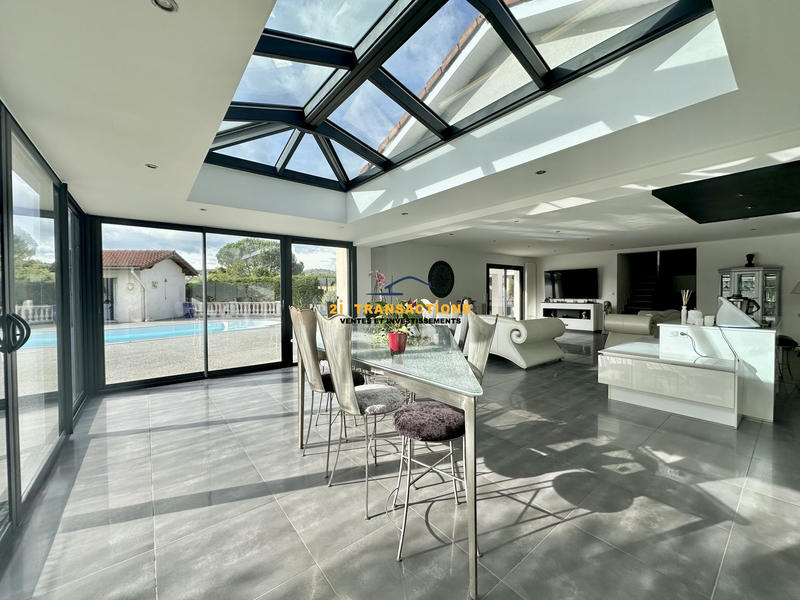 Villa - 188 m² - 5 pièces