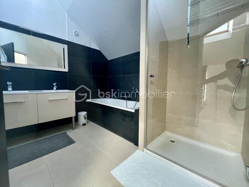 Maison - 266 m² - 6 pièces