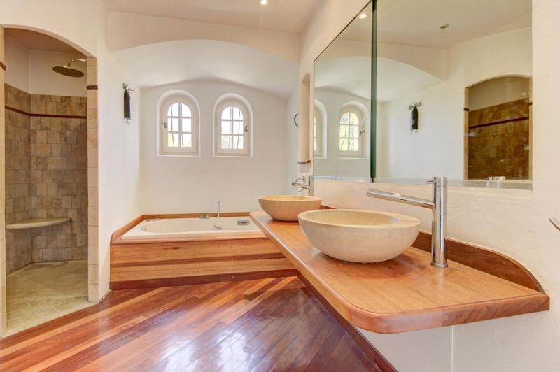 Villa - 250 m² - 7 pièces