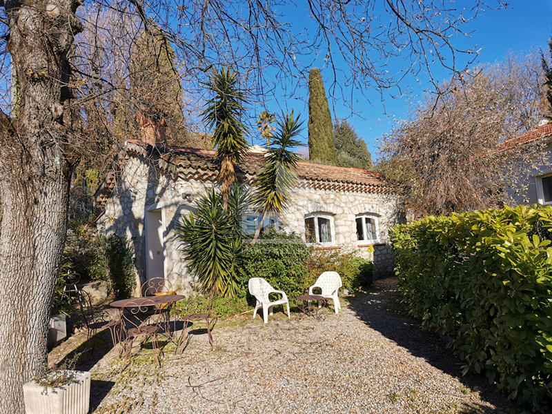 Villa - 205 m² - 9 pièces