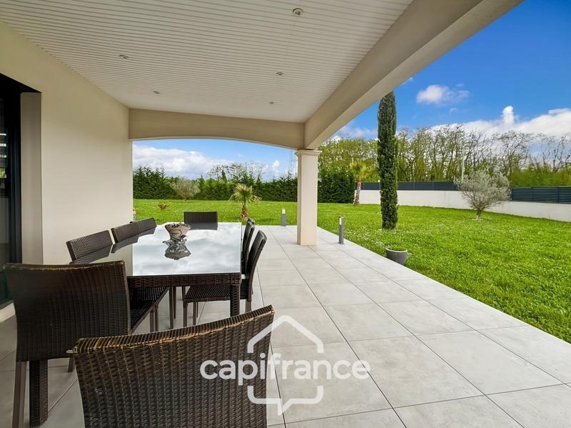 Maison - 275 m² - 7 pièces