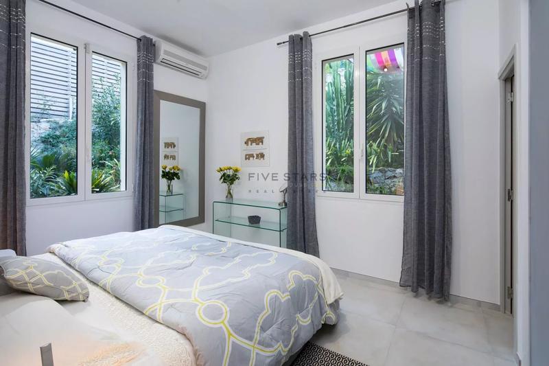 Villa - 230 m² - 6 pièces