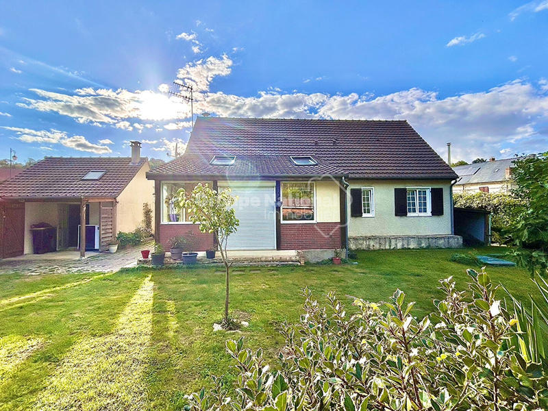 Maison - 95 m² - 5 pièces