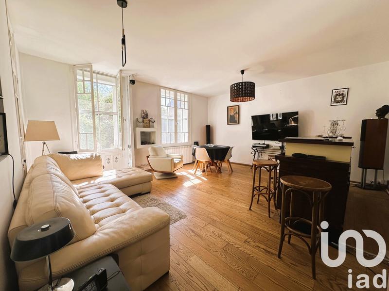 Maison - 240 m² - 8 pièces