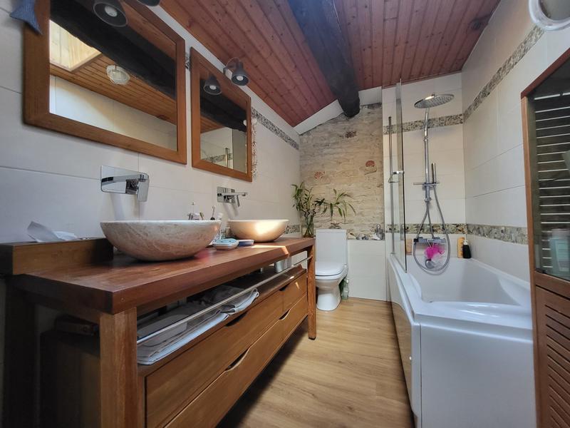 Maison ancienne - 239 m² - 9 pièces