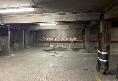 Parking / Garage - 11 m²