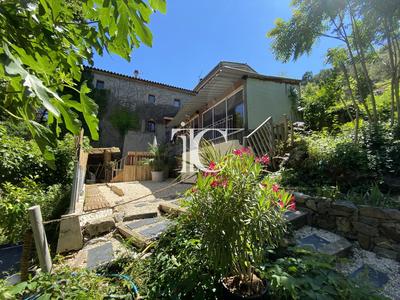 Maison - 135 m² - 7 pièces