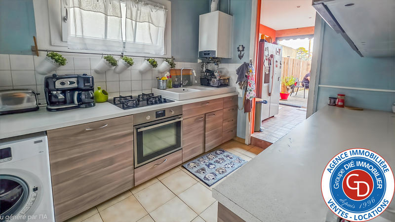 Maison - 93 m² - 5 pièces