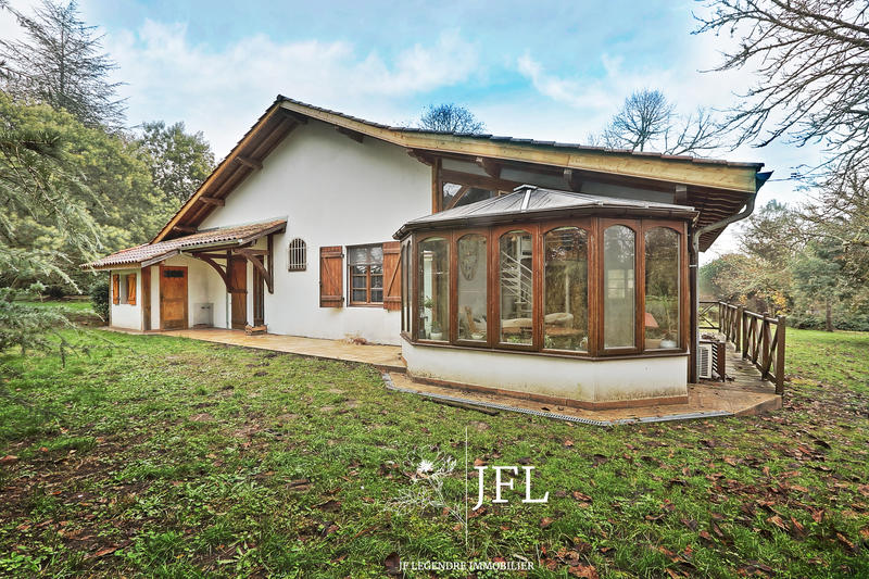 Propriété - 151 m² - 4 pièces