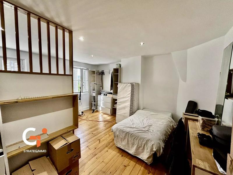 Maison - 349 m² - 10 pièces