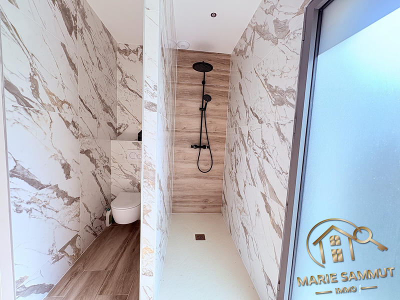 Maison - 229 m² - 7 pièces